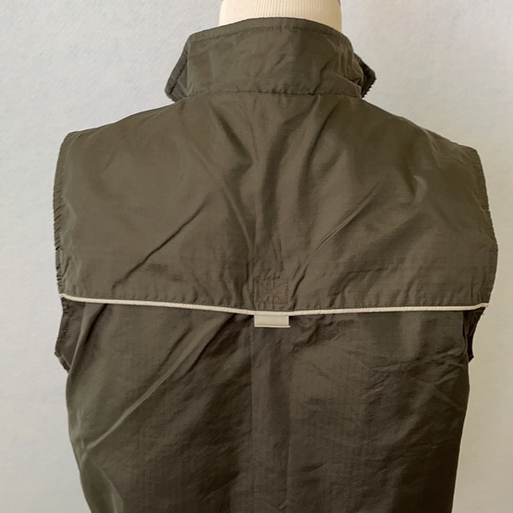 GAP OutdoorWear Lightweight Breathable Vest Jacket - Picture 9 of 12